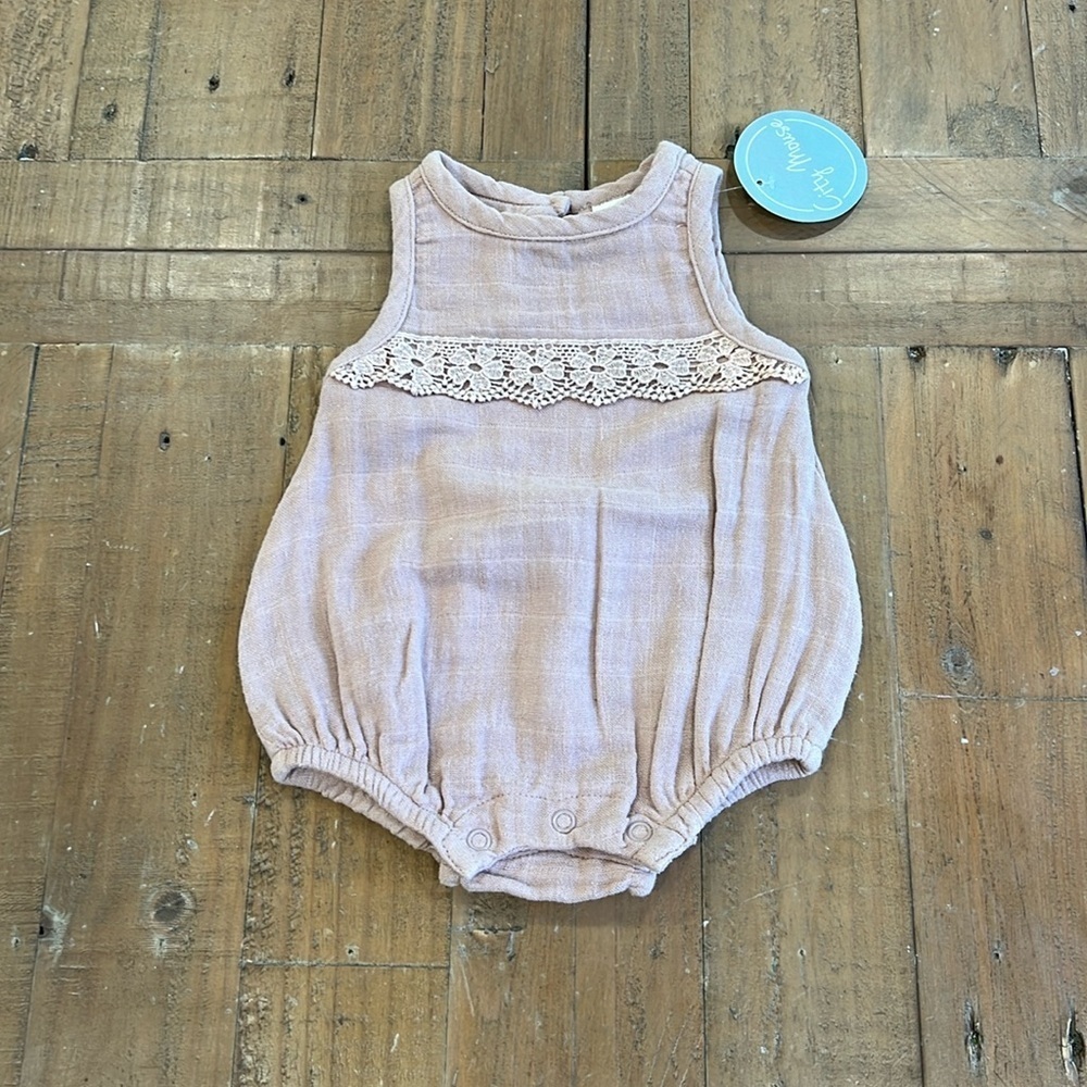 City mouse dusty mauve lace bubble romper NWT